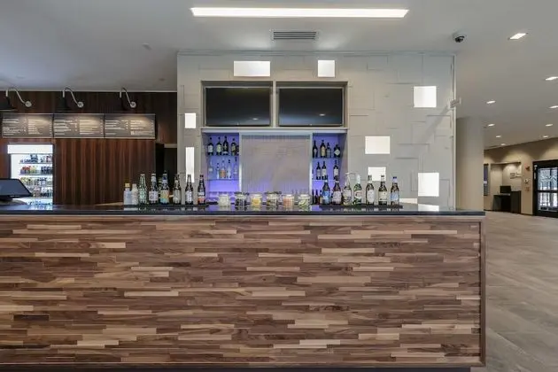 Courtyard by Marriott South Bend Downtown - Yerinde Yemek