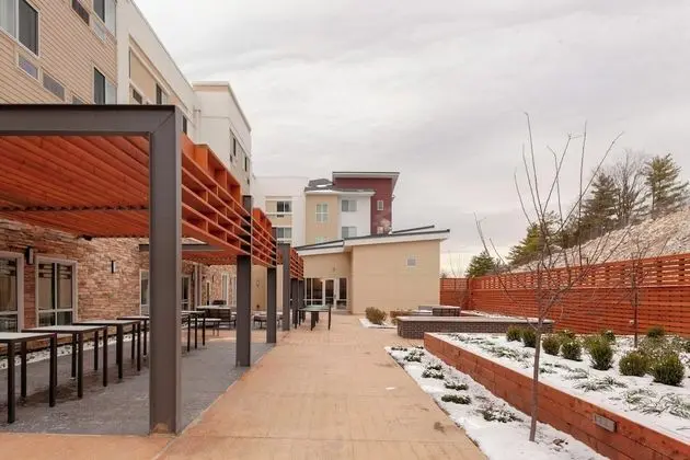 Courtyard by Marriott St. Louis West County - Dış Mekan