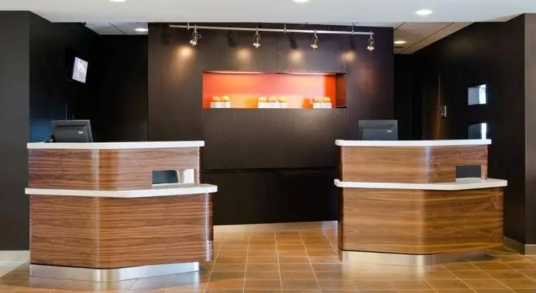 Courtyard by Marriott St Louis Westport Plaza