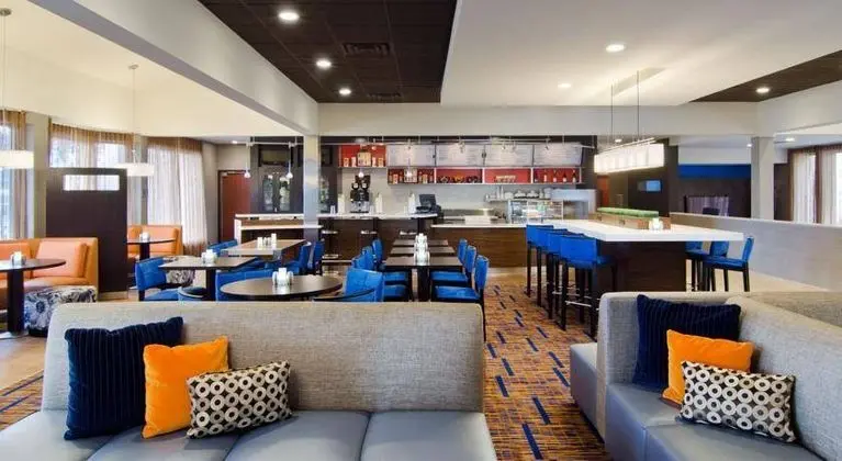 Courtyard by Marriott St Louis Westport Plaza - Genel