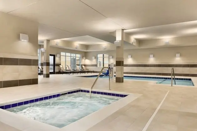 Courtyard by Marriott St Paul Woodbury - Havuz