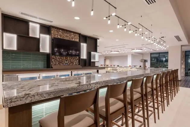 Courtyard by Marriott Thousand Oaks Agoura Hills - Yerinde Yemek