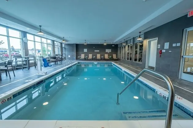 Courtyard by Marriott Toledo West - Havuz