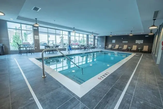 Courtyard by Marriott Toledo West - Havuz