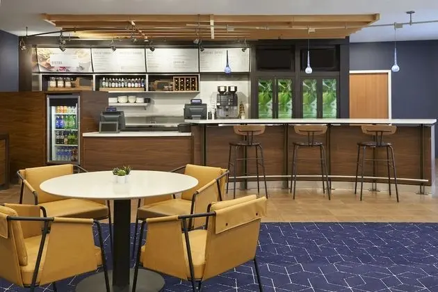 Courtyard by Marriott Toronto Mississauga/Meadowvale - Yerinde Yemek