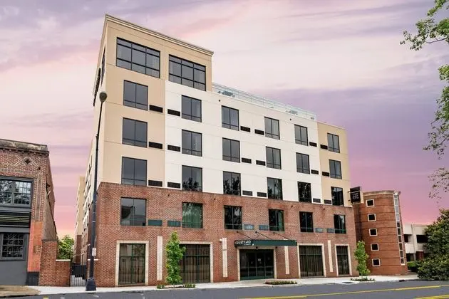 Courtyard by Marriott Winston - Salem Downtown - Dış Mekan