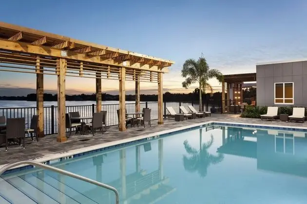 Courtyard by Marriott Winter Haven - Havuz