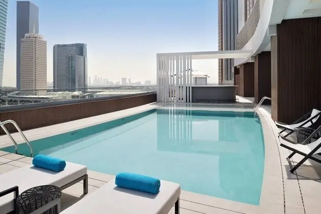 Courtyard by Marriott World Trade Centre, Dubai - Havuz