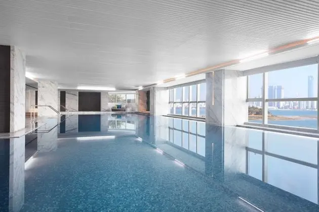 Courtyard by Marriott Xiamen Haicang - Havuz