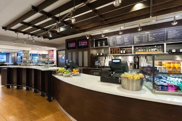 Courtyard Miami Downtown/Brickell Area - Yeme / İçme