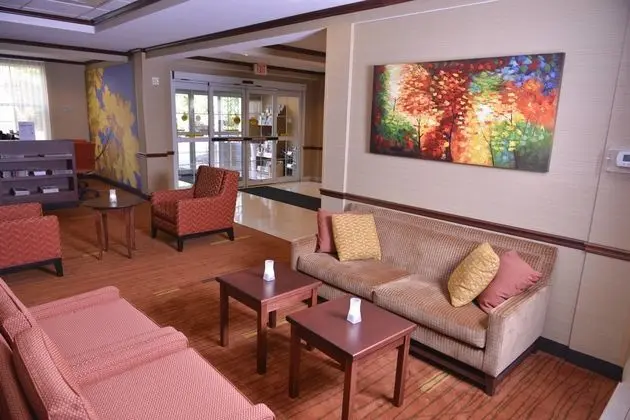 Courtyard Middlebury - Lobi