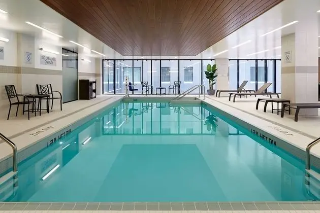 Courtyard Montreal Midtown - Havuz