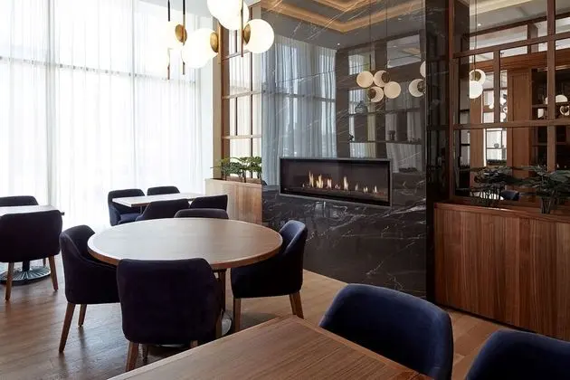 Courtyard Montreal Midtown - Yerinde Yemek
