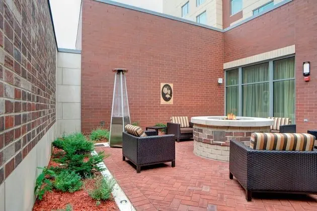Courtyard Muncie at Horizon Convention Center - Oda Düzeni