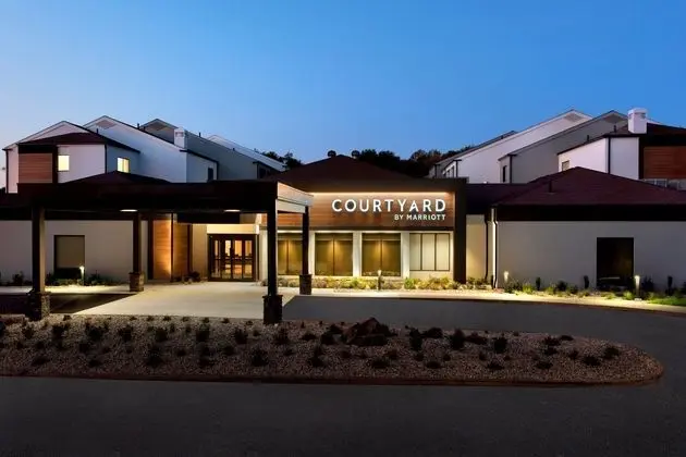 Courtyard New Haven Wallingford - Dış Mekan
