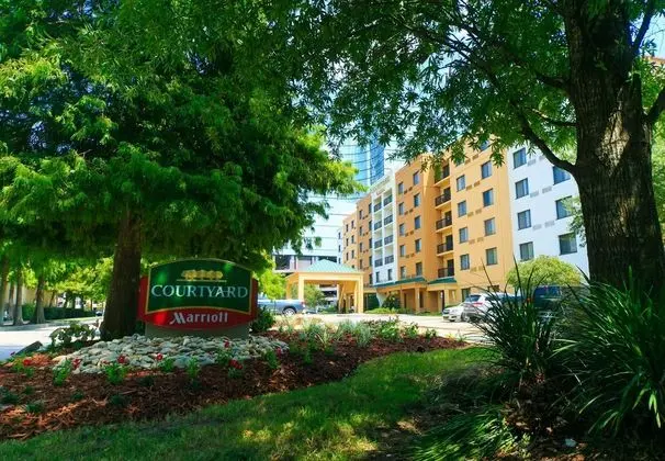 Courtyard New Orleans Metairie - Dış Mekan