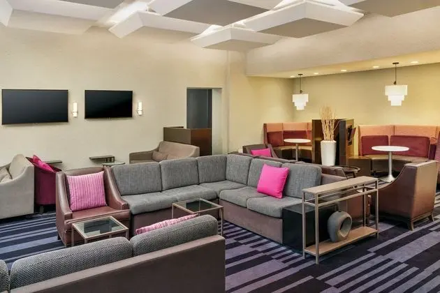 Courtyard New York JFK Airport - Lobi