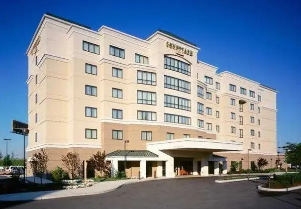 Courtyard Newark Elizabeth