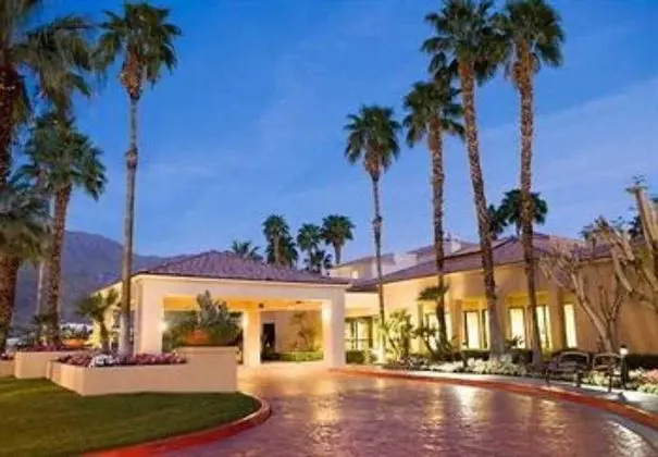 Courtyard Palm Springs