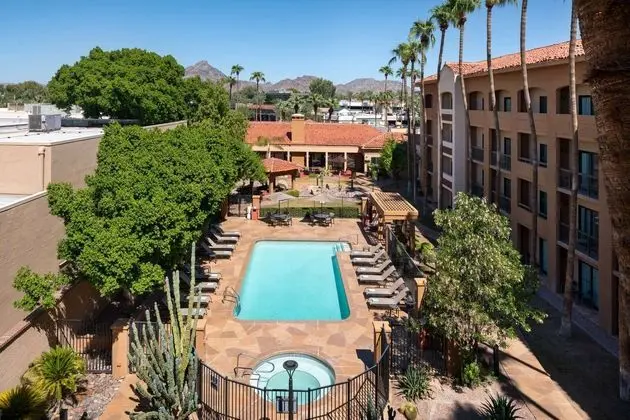 Courtyard Phoenix Camelback
