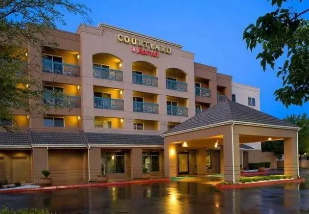 Courtyard Pleasant Hill