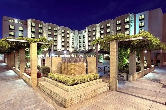 Courtyard Portland Downtown/Convention Center - Dış Mekan