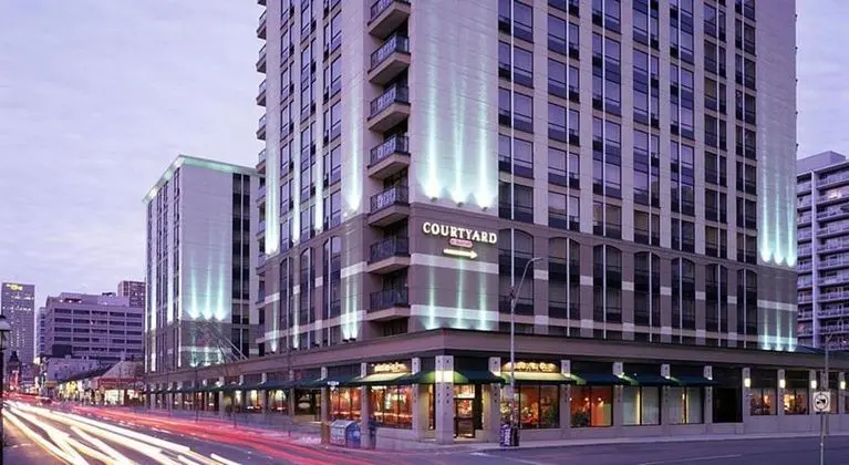 Courtyard Toronto Downtown