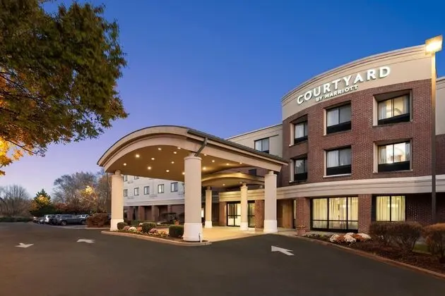 Courtyard Wall at Monmouth Shores Corporate Park - Öne Çıkan Resim