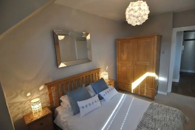 The Courtyard, Windsor, 2 Beds - Oda