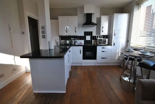 The Courtyard, Windsor, 2 Beds - Yerinde Yemek