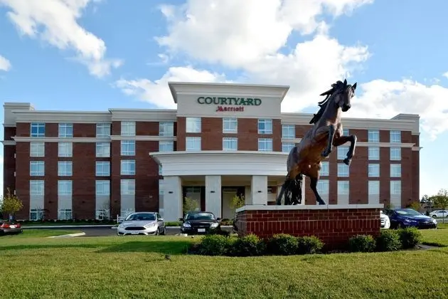 Courtyard Youngstown Canfield - Dış Mekan