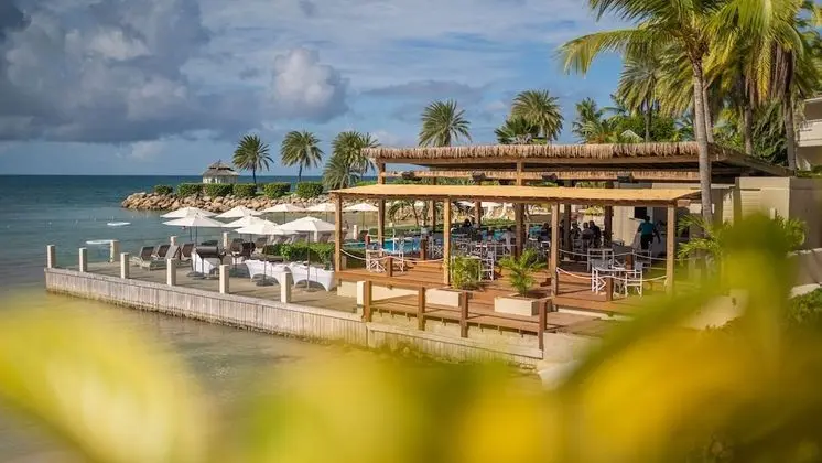 Cove Suites at Blue Waters - Plaj