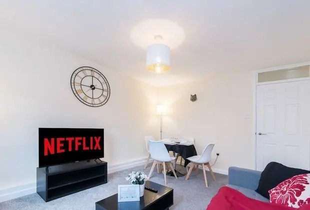 Coventry- Jenner Pet Friendly 2 Bedroom Apartment - Oda Düzeni