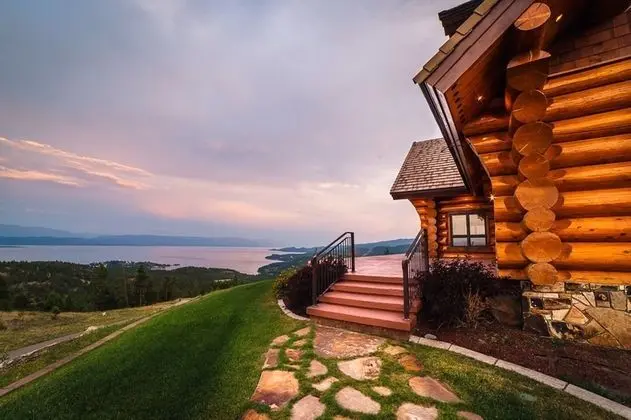 Coyote Bluff Estate