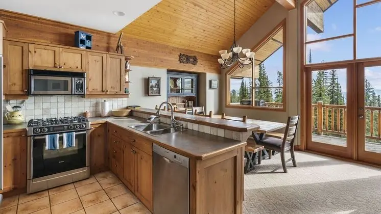 Coyote Creek - Large Ski In/Ski Out Chalet with Amazing Views & Private Hot Tub - Mutfak