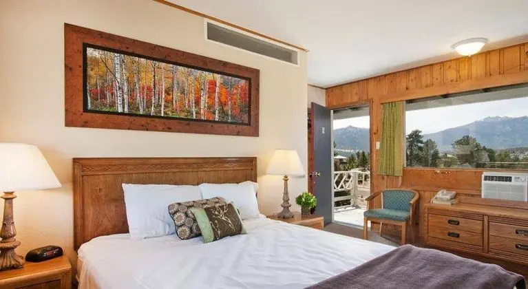 Coyote Mountain Lodge
