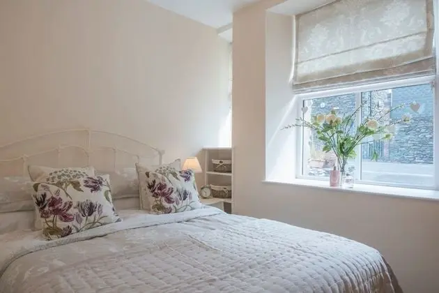 Cozy 1BR Apartment Central Ambleside With Parking - Oda