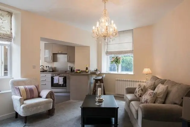 Cozy 1BR Apartment Central Ambleside With Parking - Oda