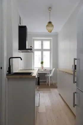 Cozy 1BR apartment with great location