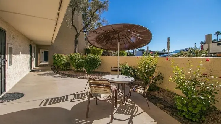Cozy 2-bdrm Condo in Heart of Old Town Scottsdale!