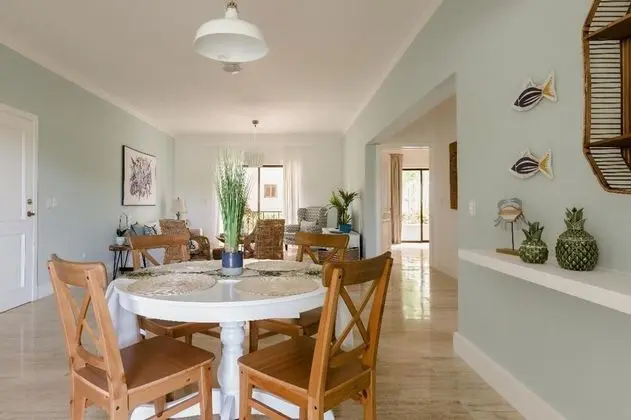 Cozy 2-bedroom Apartment in Private Complex With Pool With Free Shuttle to the Beach - Oda