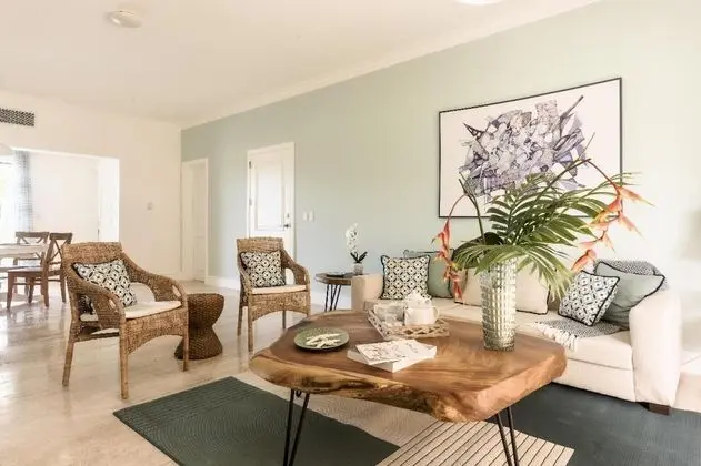 Cozy 2-bedroom Apartment in Private Complex With Pool With Free Shuttle to the Beach - Oda