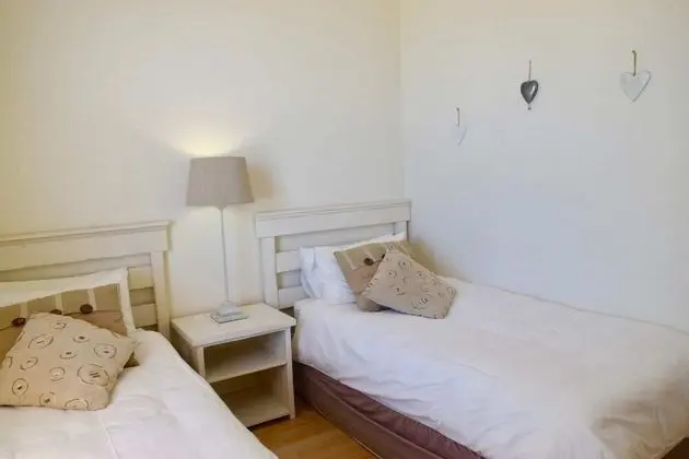 Cozy 2 Bedroom Nestled Under Devils Peak