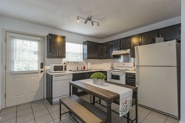 Cozy 2BD Nashville Home Close to Restaurants - Mutfak