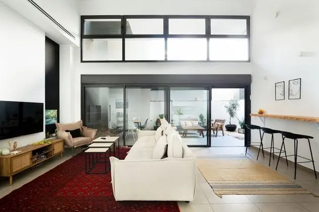 Cozy 2BDR with Parking