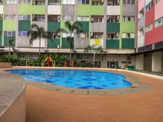 Cozy 2BR @ Sentra Timur Residence Apartment - Havuz