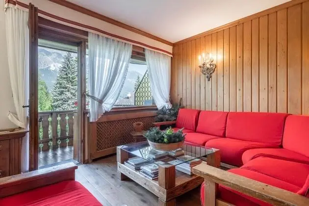 Cozy 3 Bedroom Flat in Cortina - With car Park - Oda