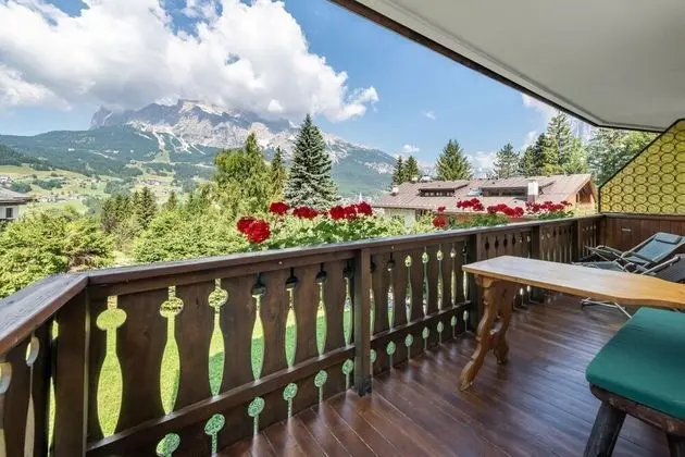 Cozy 3 Bedroom Flat in Cortina - With car Park - Oda
