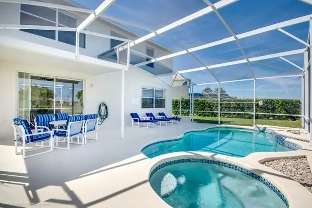 Cozy 5 Bed Pool Home at Highlands Reserve