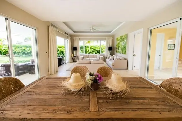 Cozy 5-bedroom Villa With Beaituful Views of La Cana Golf Course - Oda